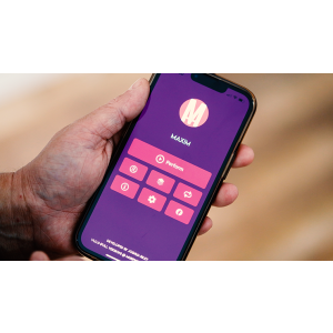 Maxim Physical Copy (App & Online Instruction) by Lloyd Barnes - Trick